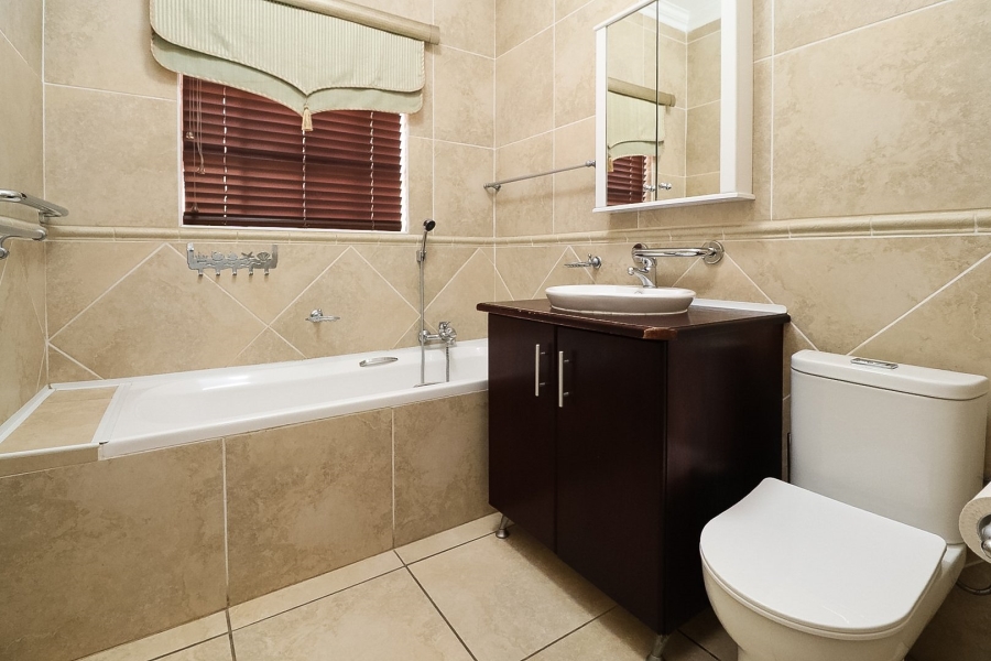 To Let 3 Bedroom Property for Rent in Flamwood North West